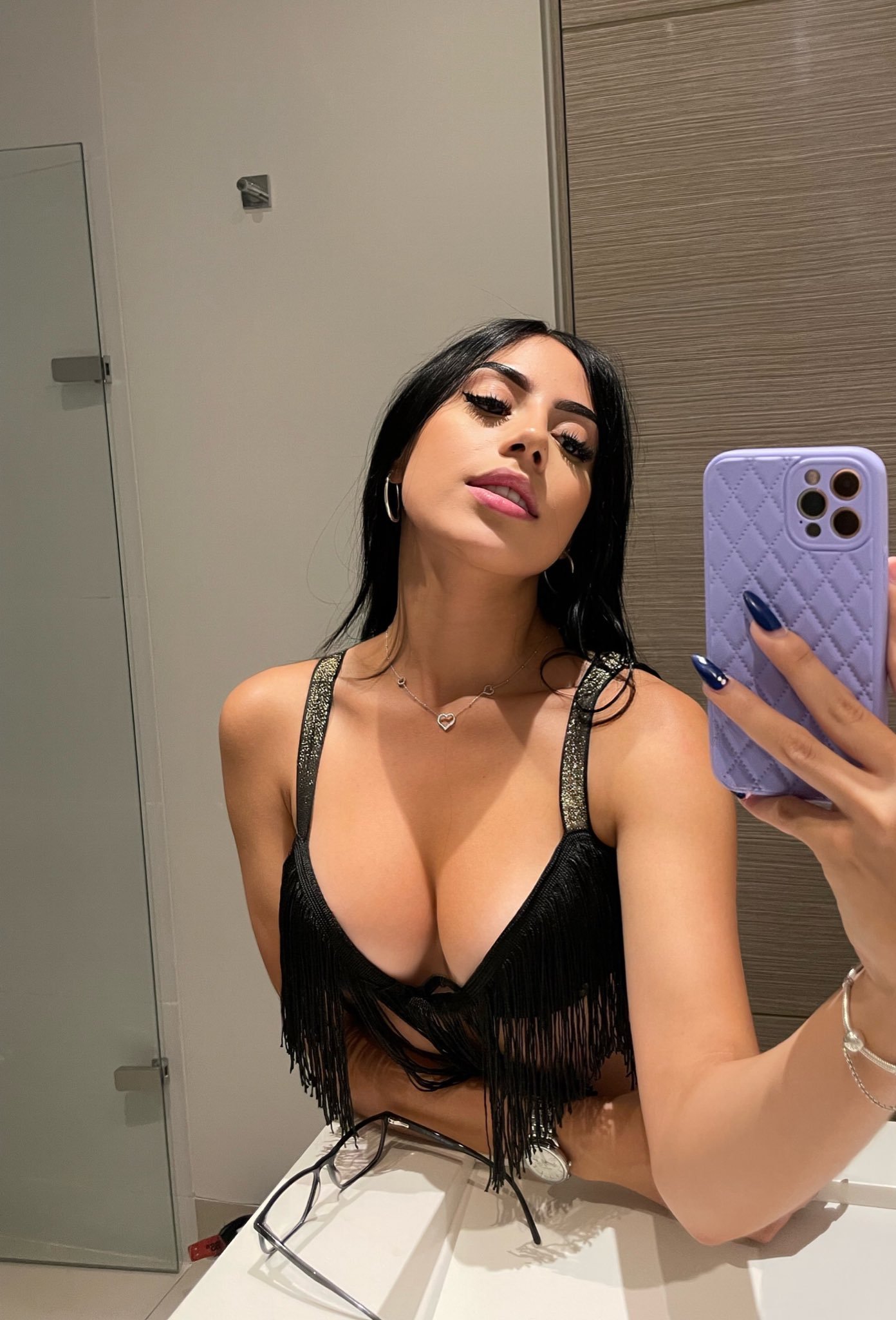 Naomi, privát Unicov